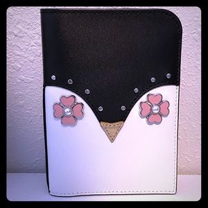 New cute Kate Spade Frosty Penguin passport holder
